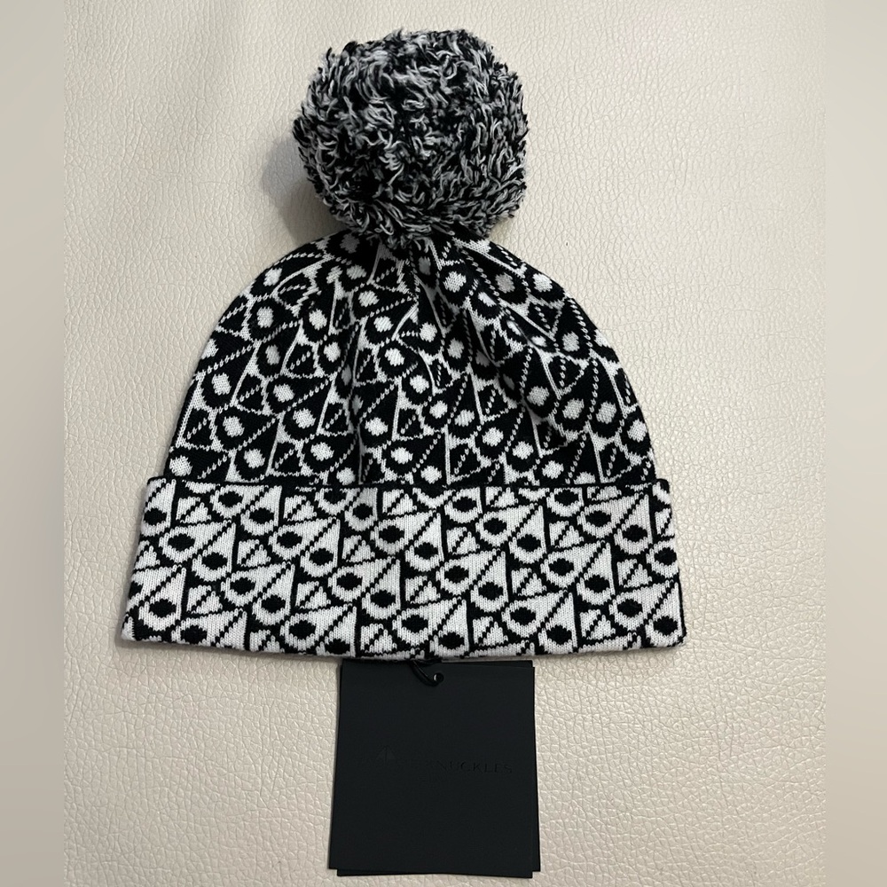 NWT - Moose Knuckles Unisex 100% Wool Logo Monogram Pom Pom Beanie